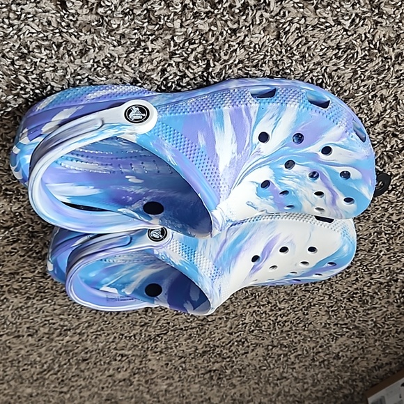 Marble Crocs - NWT - Picture 3 of 5